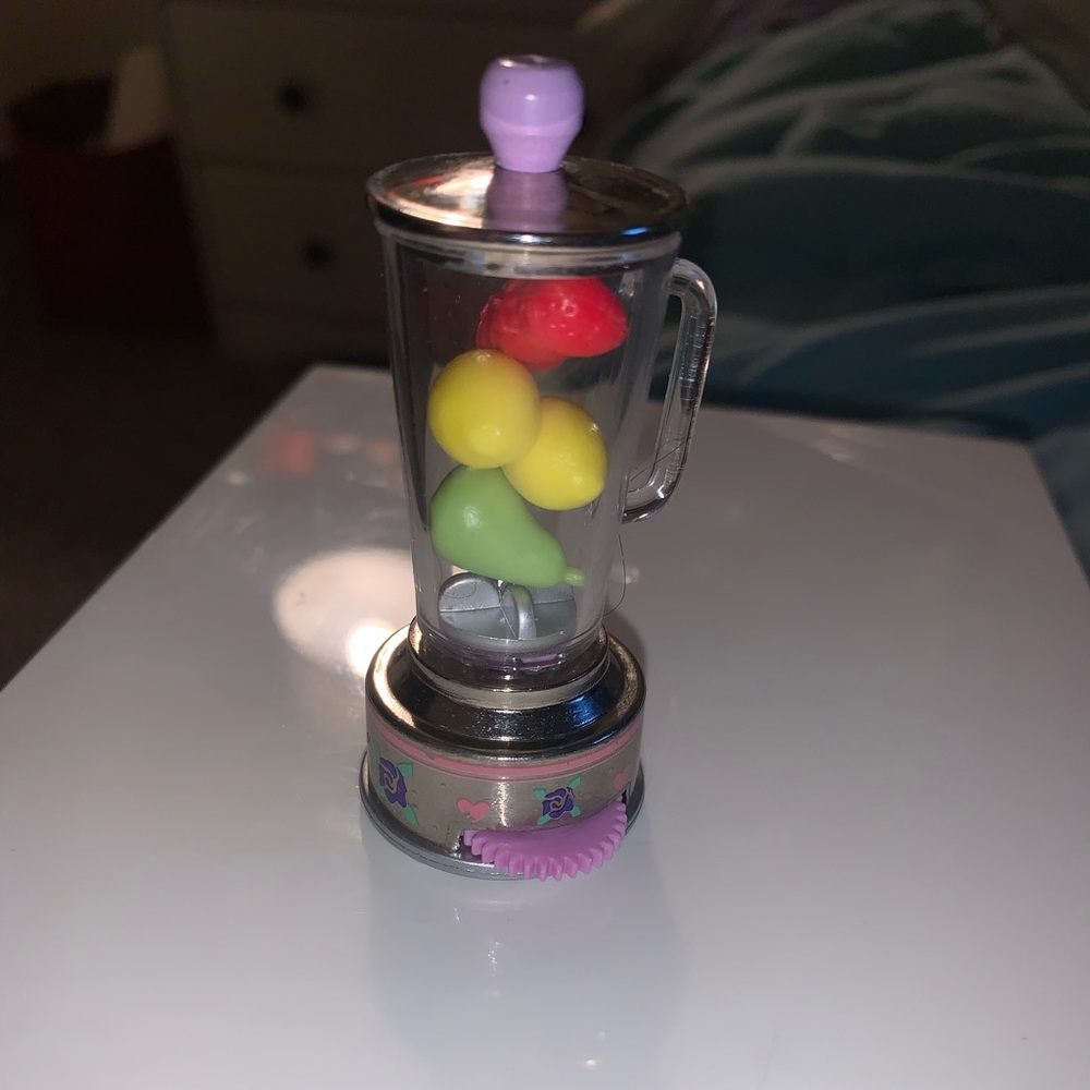 Vintage TYCO kitchen littles 1996 Blender and fruit.